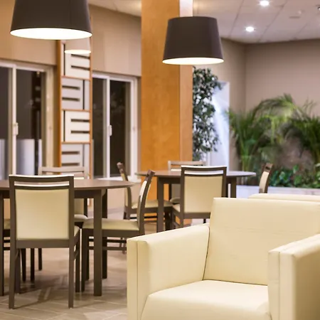 Ap Adriana אלבופיירה