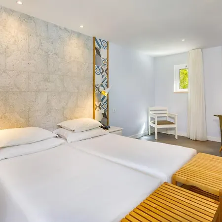 Hotel Ap Adriana 4*